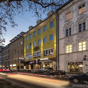 Basic 3*, Innsbruck Österreich