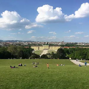 Apartment 3 Sunny Apartments-schoenbrunn, 100m2 With Balcony